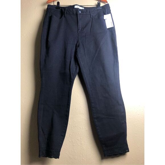 New JustFab Women's Denim Pants and Jeans NIGHT - Night Scout Lace-Hem Crop Skin - Picture 2 of 11